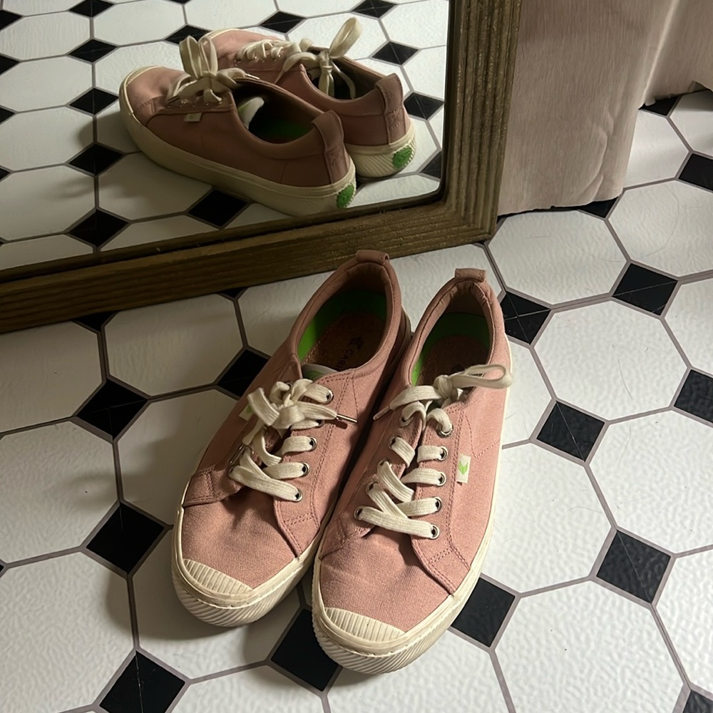 Cariama Low Rise Pink Bamboo Sneakera